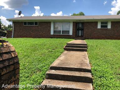 Main picture of 2701 Dawson Cir NW