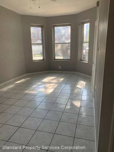 Main picture of 3121 S Lawndale Ave