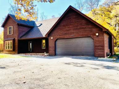 Main picture of 329 W Circle Dr