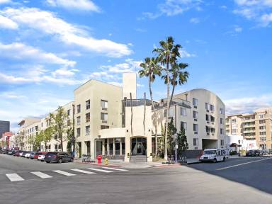Main picture of J Street Flats