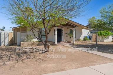 Main picture of 2306 W Laurel Ln