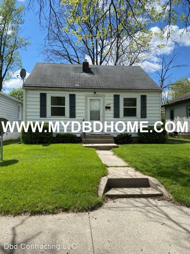 Main picture of 3320 Plaza Dr