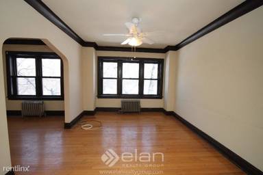 Main picture of 2035 W Wellington Ave