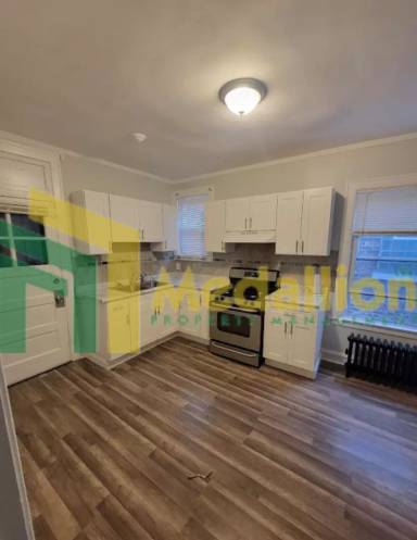 Main picture of 2740-2744 W 73RD St