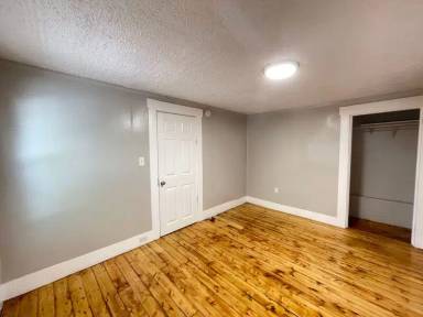 Main picture of 325 Amherst St