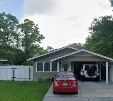 Main picture of 135 Hickory Dr