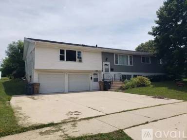 Main picture of 13 Meadowlark Dr