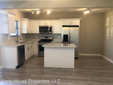 Main picture of 1143 E Henry St