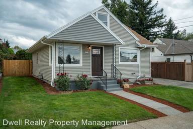 Main picture of 4323 NE 66th Ave