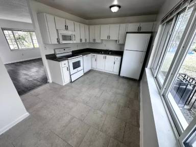 Main picture of 2207 9th St NE