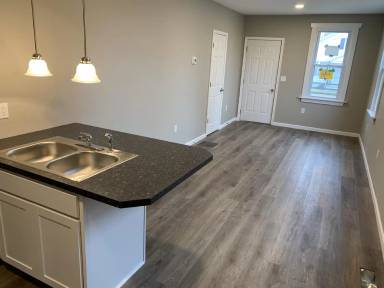 Main picture of 612 Maple Ave