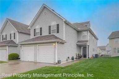 Main picture of 8132 N Lawn Ave