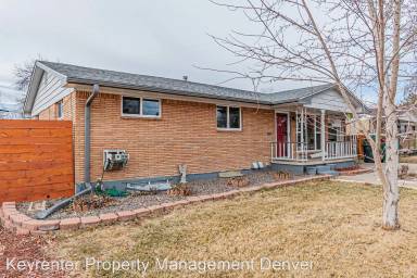 Main picture of 9261 Grove St