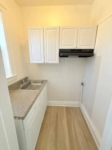 Main picture of 35 Kensington Ave
