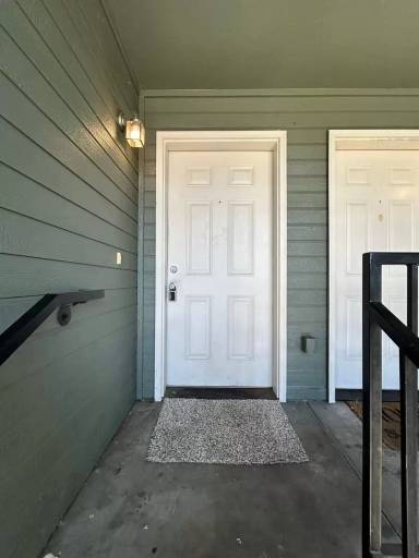 Main picture of 2178 Crater Lake Ave