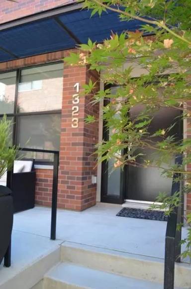 Main picture of 1323 E Sutter Walk