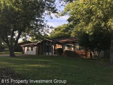 Main picture of 114 SE Springdale Dr