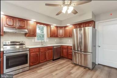 Main picture of 2333 Sykesville Rd