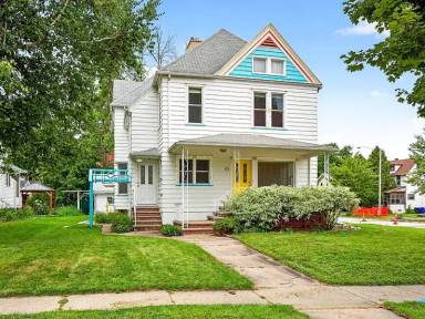 Main picture of 620 E Franklin St