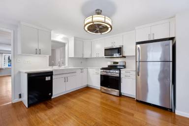 Main picture of 60 Ferris Ave