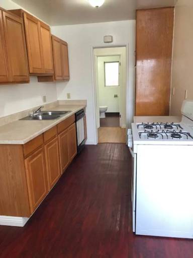 Main picture of 2210 Locust Ave