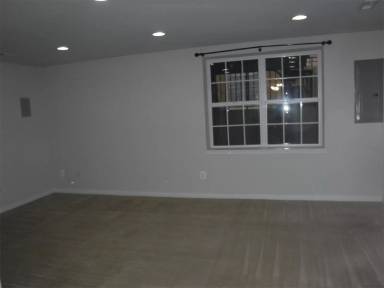Main picture of 103 Breakers Edge Ct