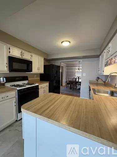 Main picture of 8002 Cattail Ct
