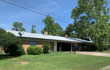 Main picture of 1805 Greenwood Ln