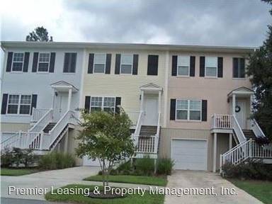 Main picture of 305 Laurel Oak Ln