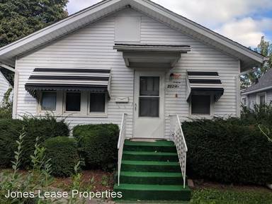 Main picture of 2124 2nd St