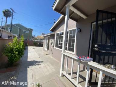Main picture of 4214 W 182nd St