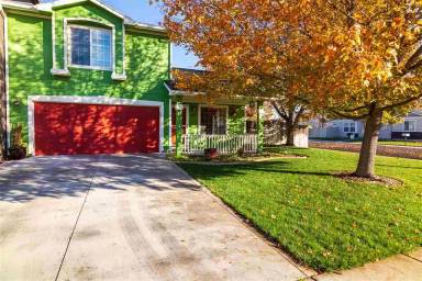 Main picture of 2512 N Maywood Pl