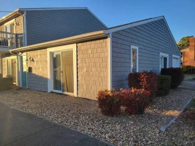 Main picture of 1100 Indian Rd