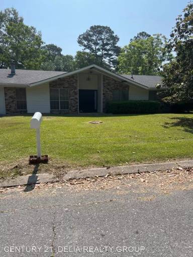 Main picture of 111 Whispering Pines Loop