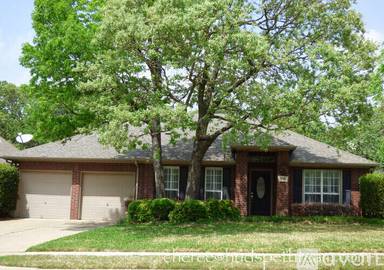 Main picture of 2402 Crockett Ct