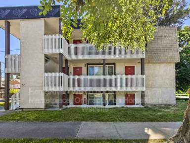 Main picture of 1414 N Addison St