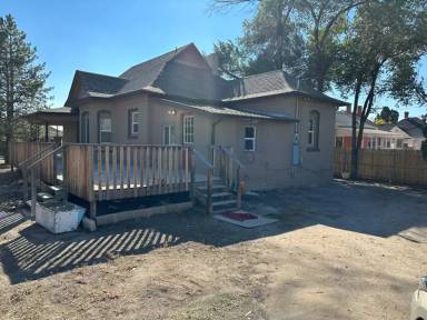 Main picture of 1025 E 8th St