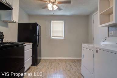 Main picture of 210 Avenue L