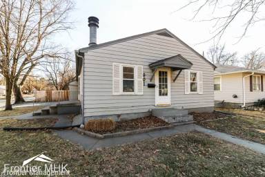 Main picture of 601 Bertrand St