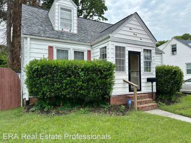 Main picture of 321 E Randall Ave