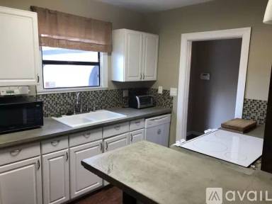 Main picture of 3685 Polk St