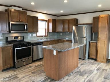 Main picture of Holiday Mobile Home Court