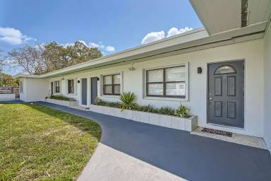 Main picture of 2046 NE 162nd St