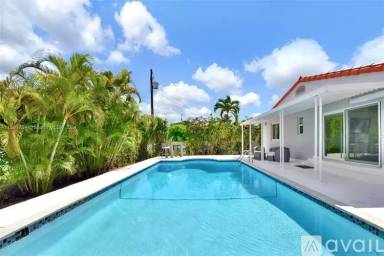 Main picture of 2195 SW 25th Ter