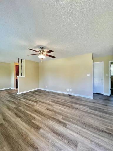 Main picture of 562 Jacquie Dr