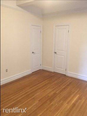 Main picture of 115 E 92nd St