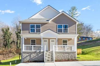 Main picture of 923 Woody Hills Dr