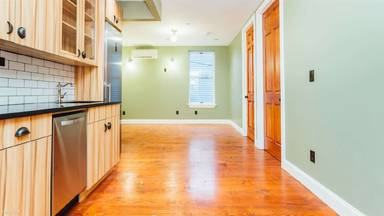 Main picture of 115 Suydam St