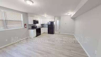 Main picture of 910 Gateway Blvd