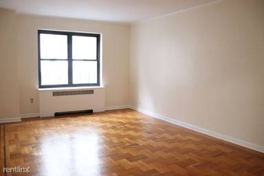 Main picture of 124 E 24th St